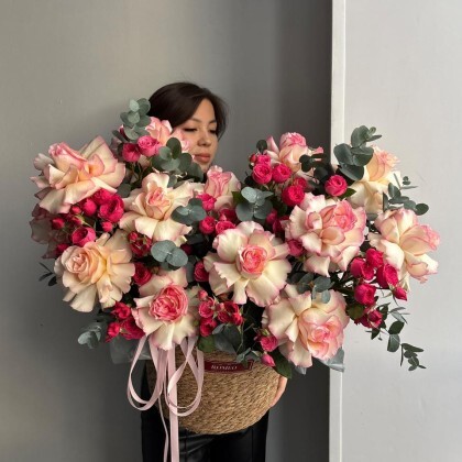 Розы с настроением любви