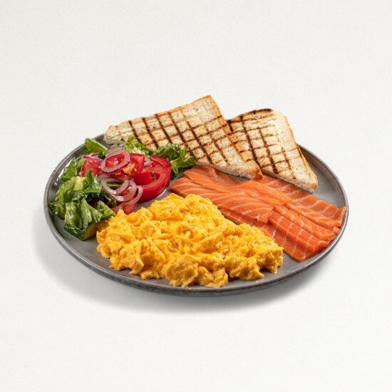 Норвежский завтрак с копченой семгой