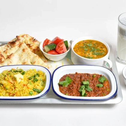 Тауық еті қосылған үнді Ораза сеты.