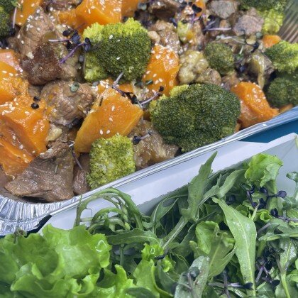 Жаркое из телятины, брокклли и тыквы с розамарином и цветами лаванды на 6+ персоны.