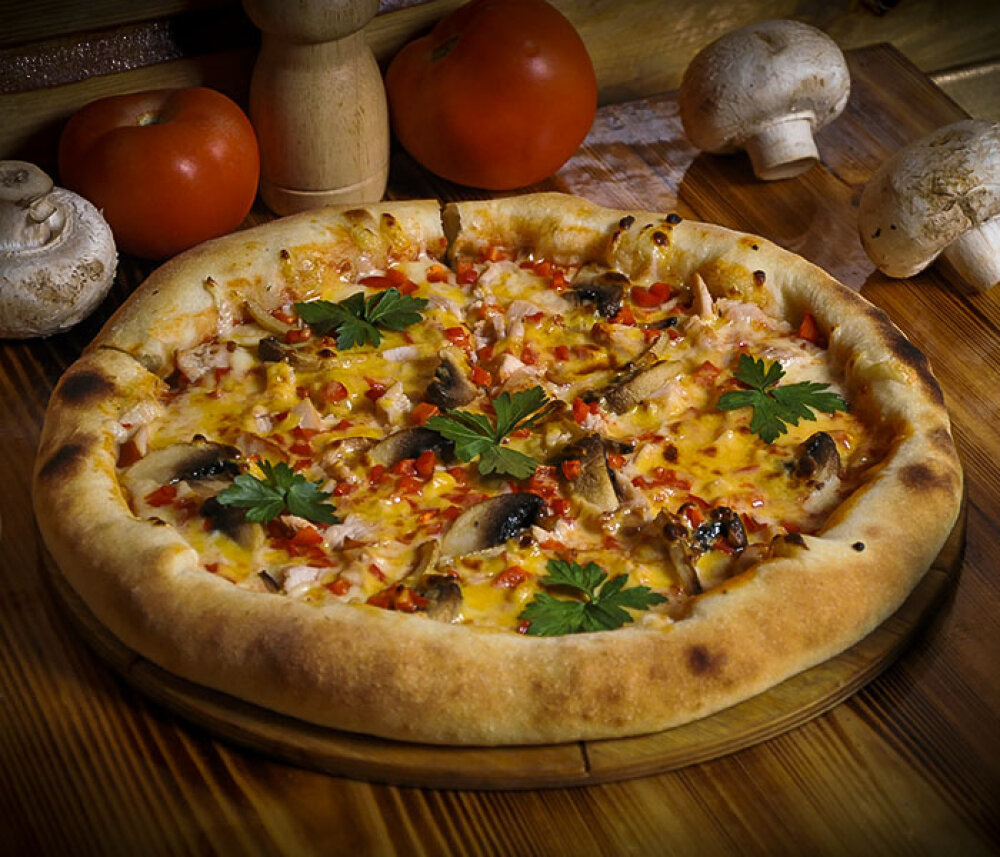 Пицца «Корнели» с сырным бортом (халяль) 35 см