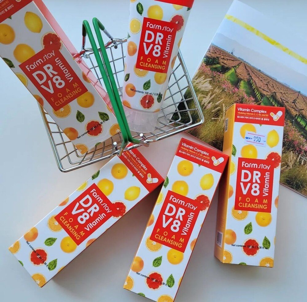 Пенка для сияния кожи с витаминами, FarmStay DR-V8 Vitamin Foam Cleansing