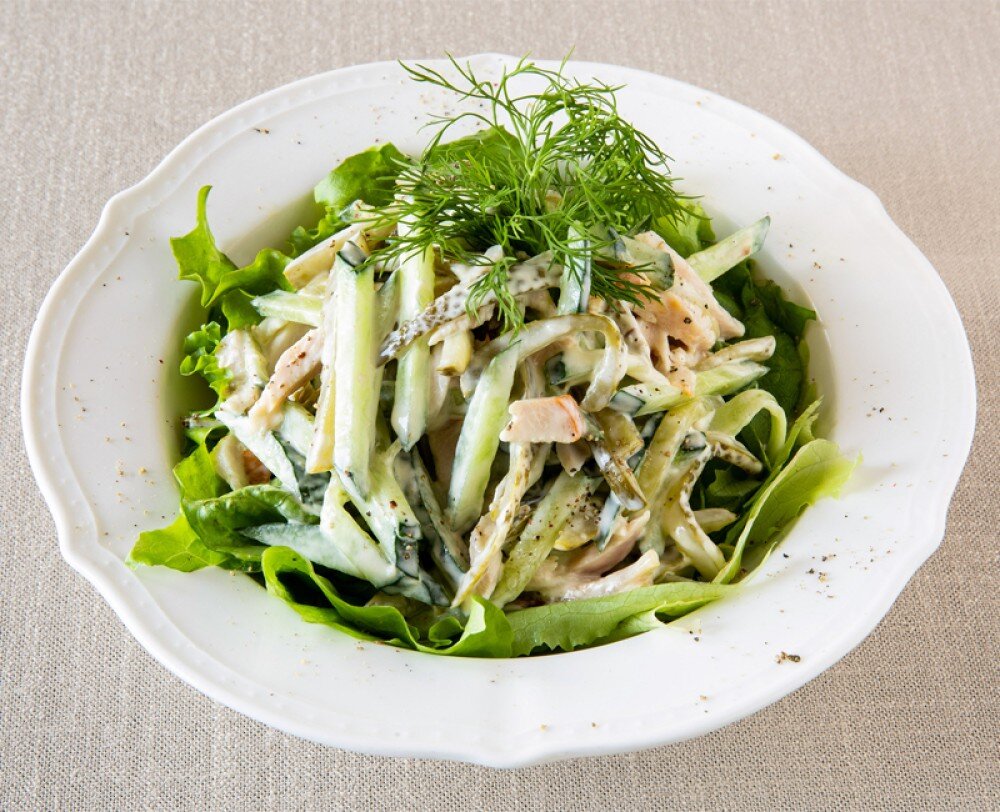 Салат из копченой куриной грудки