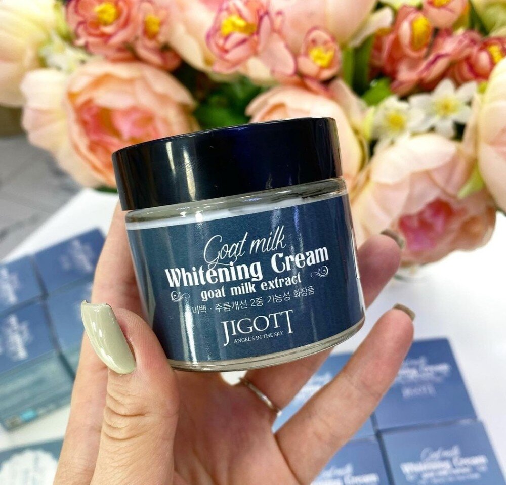 Отбеливающий крем с экстрактом козьего молока Jigott Goat Milk Whitening Cream