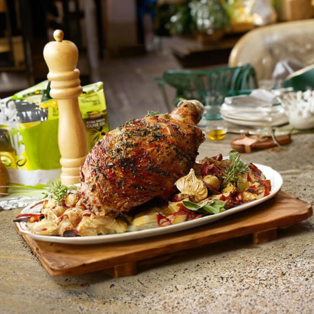 Баранья нога запеченная