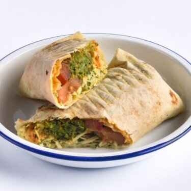 Жасыл бұршақ фалафелі лавашта