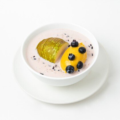 Манго сүзбесі қосылған Неро Венере ботқасы