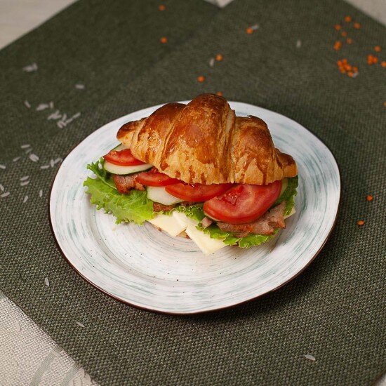 Круассан с индейкой