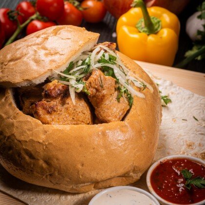 Шашлык «Свинина в булке по-горски»