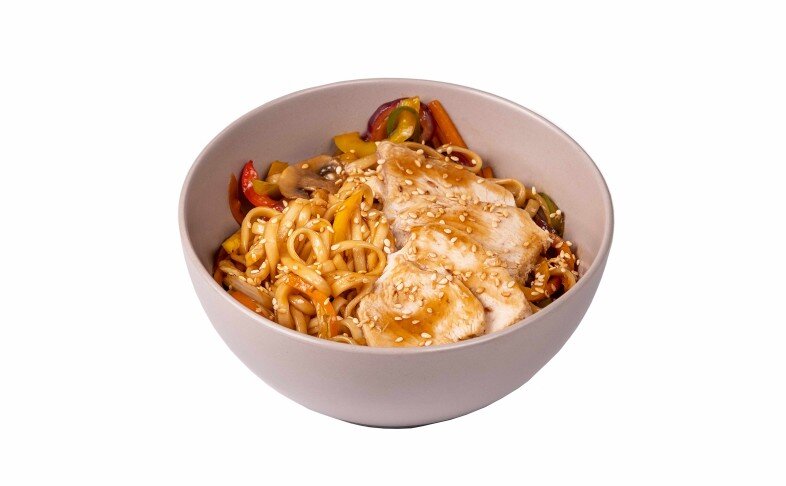 Удон с курицей в соусе теряки