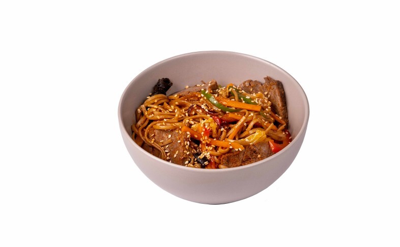 Соба с говядиной в соусе кимчи