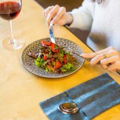 Теплый салат с кониной