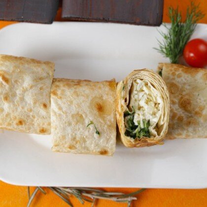 Жареный лаваш с брынзой