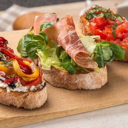 Ассорти брускетт по-итальянски