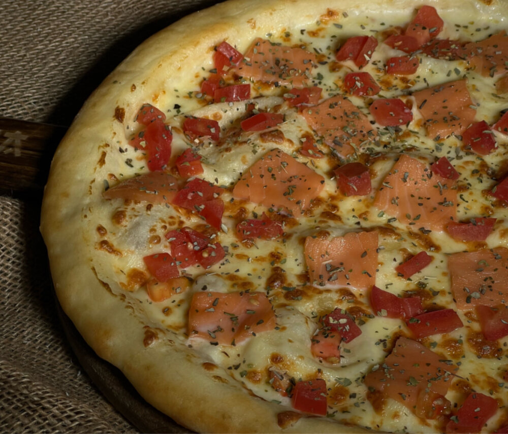 Пицца «Сливочный лосось» (халяль) 35 см