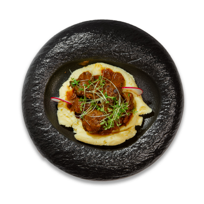 Томленые говяжьи щеки с пюре