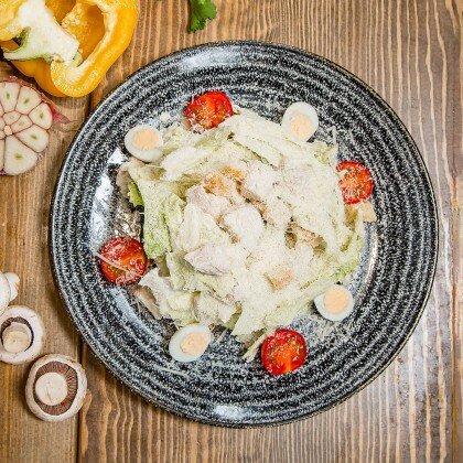 «Цезарь» с куриным филе