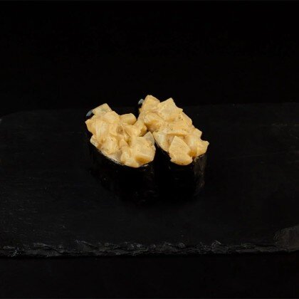 Гункан с гребешком