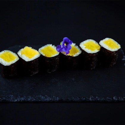 Хосомаки с маринованной редькой