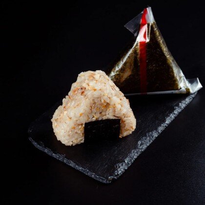 Онигири с угрем