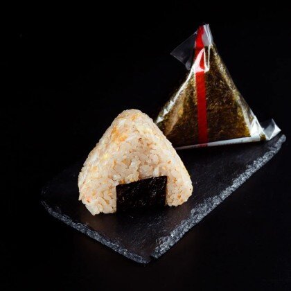 Онигири с креветкой