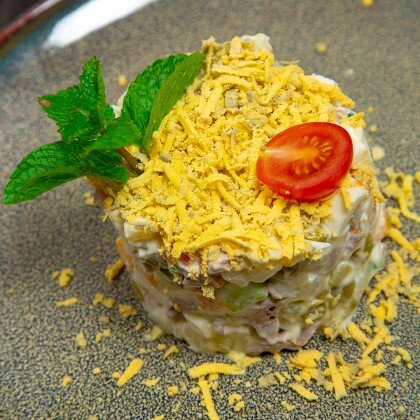 Оливье с отварным мясом