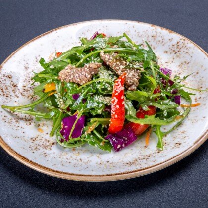 «Sardoba» рукола с кусочками бон-филе