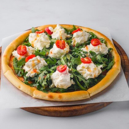 Пицца с сыром страчателла