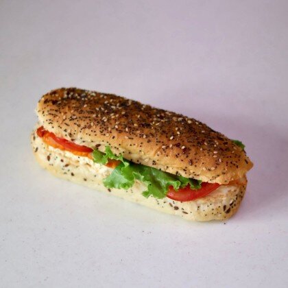 Сендвич с копченной курицей с собой