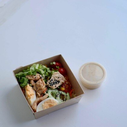 Боул с курицей с собой