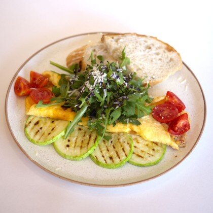 Омлет с Вяленными Томатами и Творожным Сыром