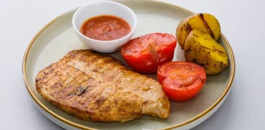 Стейк из курицы с фирменым соусом