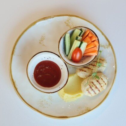 Котлетки на гриле с картофельным пюре