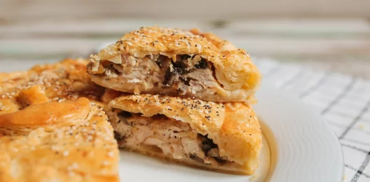 Курица с грибами и сыром