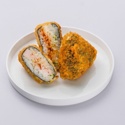 Онигири темпура с лососем