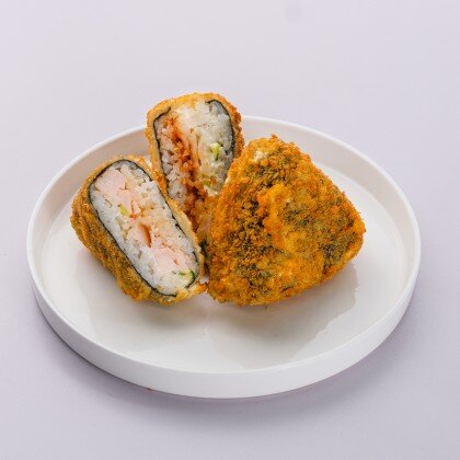 Онигири темпура с копченой курицей
