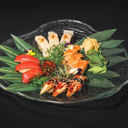 Среднее ассорти нигири