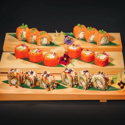 Среднее ассорти роллов