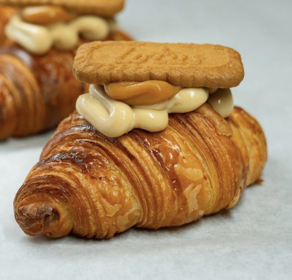 Croissant Lotus