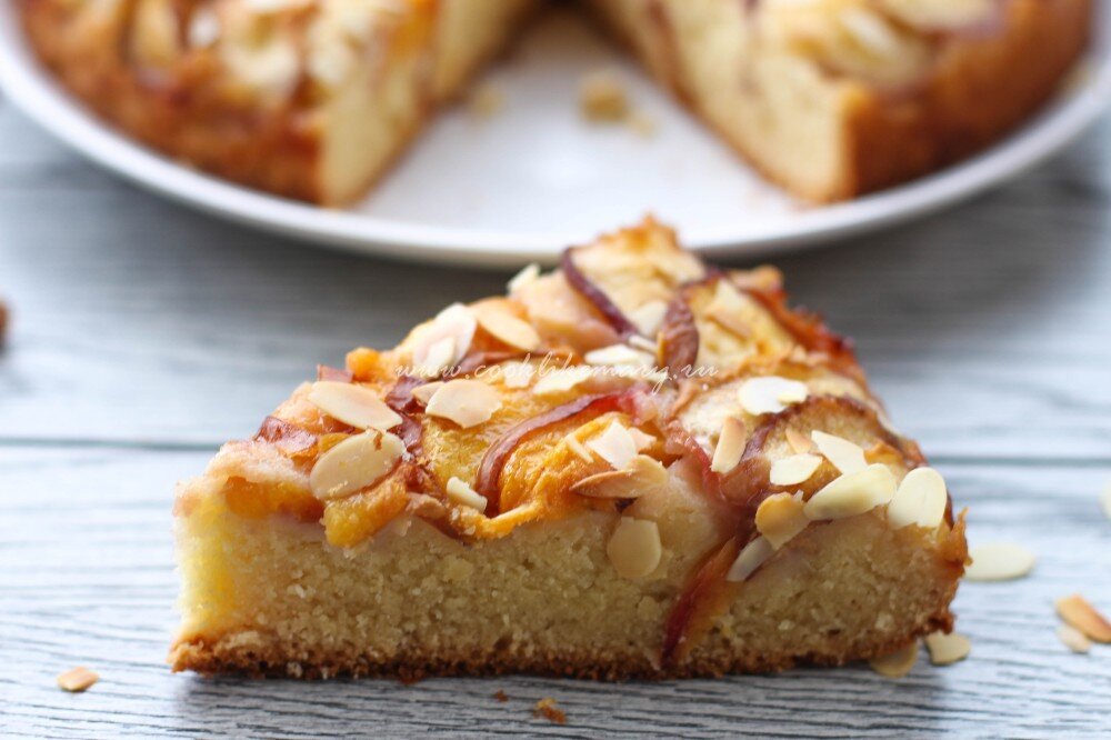 Персиковый