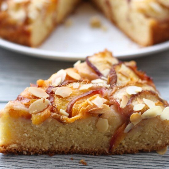 Персиковый