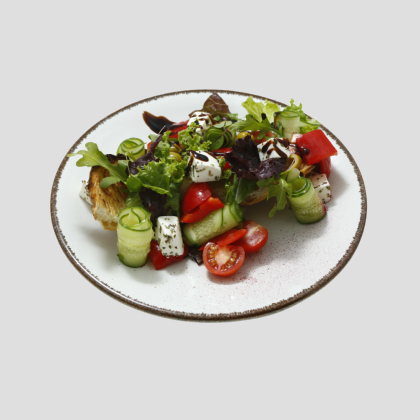 Салат из летних овощей на тосте и сыром "Фета" и бальзамическим дрессингом