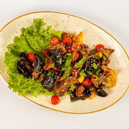 Теплый салат с телятиной