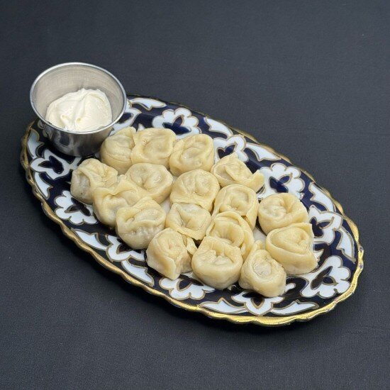 Чучвара вареная со сметаной