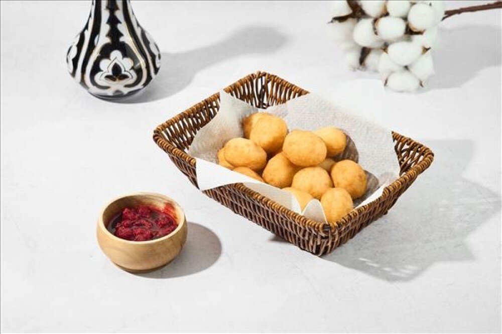 Бауырсаки с малиной