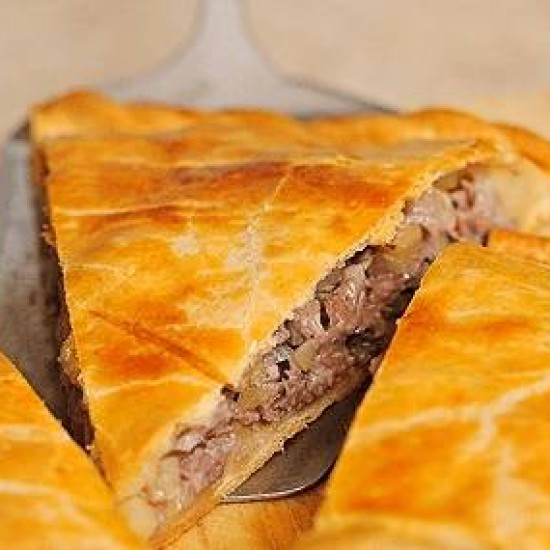 Пирог  слоёный  с говядиной
