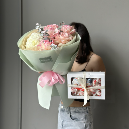 Сборный букет + сладкий бокс