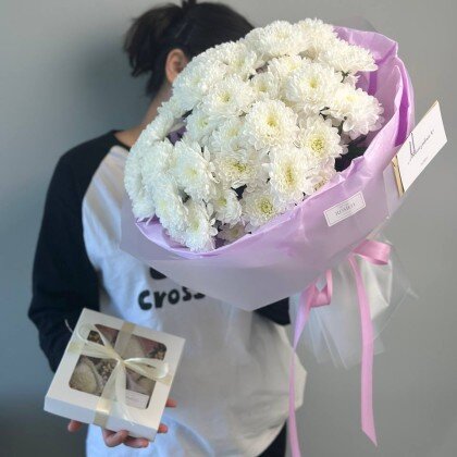 Хризантемы + клубника в шоколаде (9 шт)