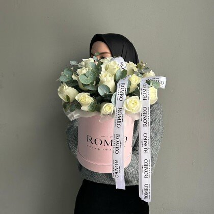 Мини коробочка белых роз