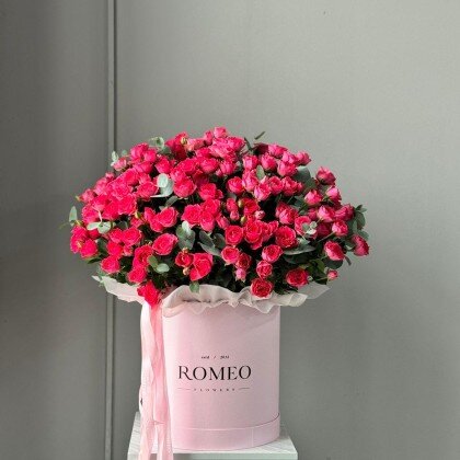 Коробка кустовых роз